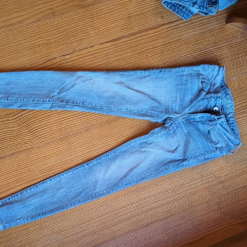 American Eagle Outfitters Light Blue Skinny Jeans